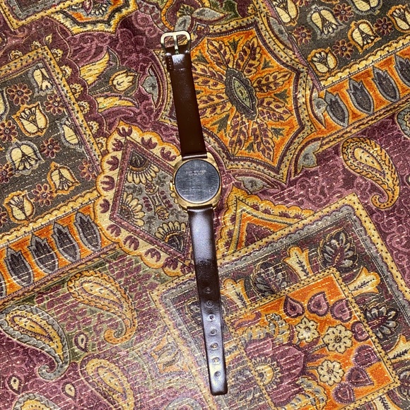 Timex Brown Leather Strap Watch with Gold-Tone Case and Black Dial - Picture 5 of 8